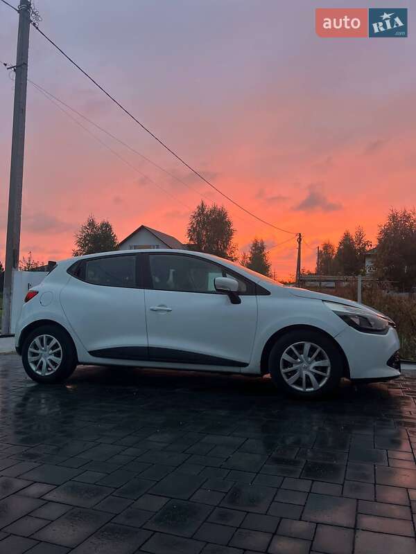 Хетчбек Renault Clio 2013 в 