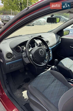 Хэтчбек Renault Clio 2008 в 