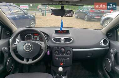 Хэтчбек Renault Clio 2009 в 