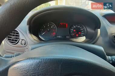 Хэтчбек Renault Clio 2010 в 
