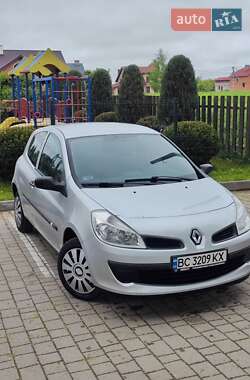 Хэтчбек Renault Clio 2007 в 