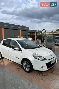 Хэтчбек Renault Clio 2011 в 
