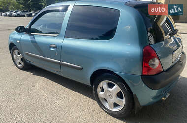 Хэтчбек Renault Clio 2004 в 
