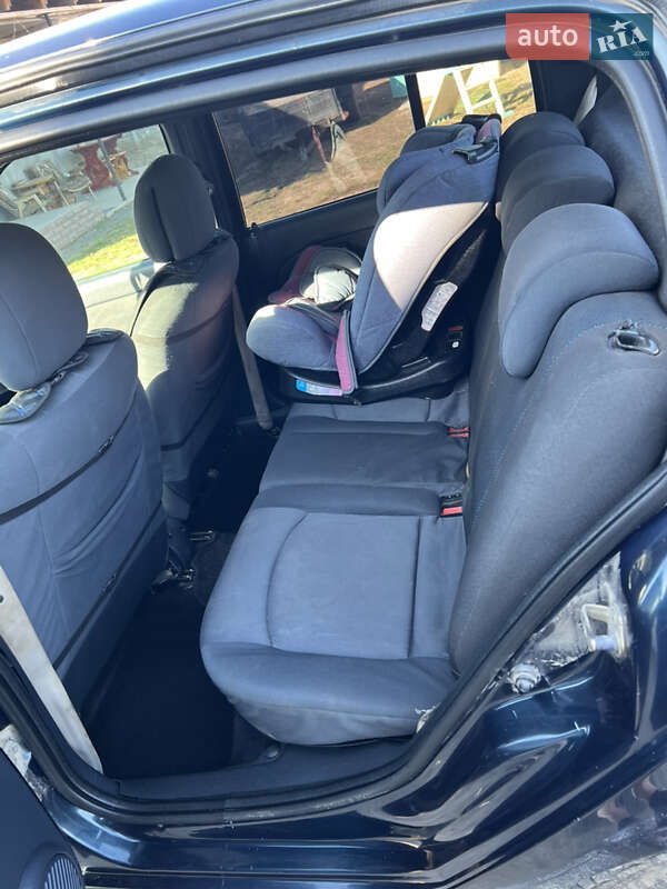 Хэтчбек Renault Clio 2004 в Гнивани