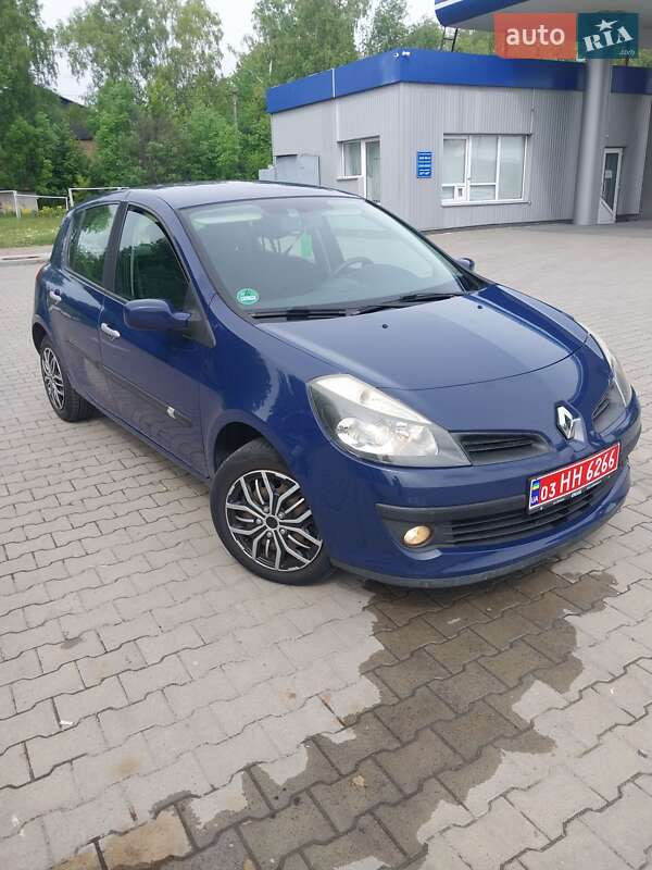 Хэтчбек Renault Clio 2006 в Владимире