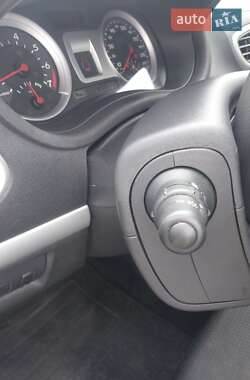 Хэтчбек Renault Clio 2006 в 