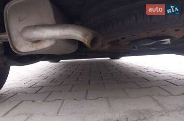 Хэтчбек Renault Clio 2006 в 