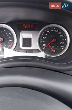 Хэтчбек Renault Clio 2006 в 