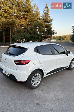 Хетчбек Renault Clio 2015 в 