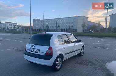 Хэтчбек Renault Clio 2005 в 