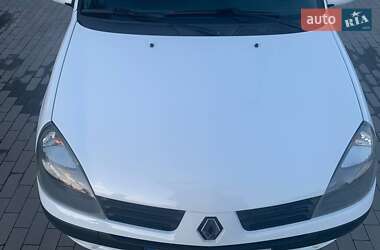 Хэтчбек Renault Clio 2005 в 