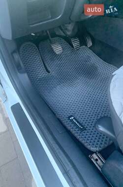 Хэтчбек Renault Clio 2005 в 