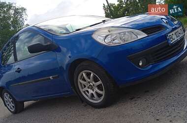 Хэтчбек Renault Clio 2005 в 