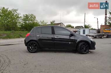 Хэтчбек Renault Clio 2007 в 