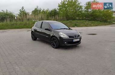 Хэтчбек Renault Clio 2007 в 
