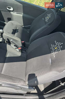 Хэтчбек Renault Clio 2012 в 