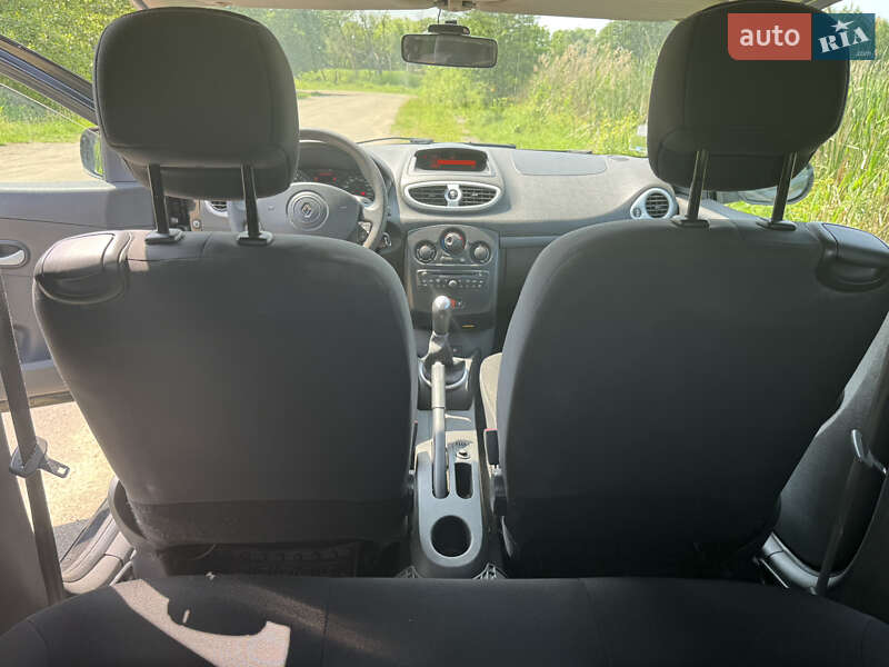 Хэтчбек Renault Clio 2012 в Малине