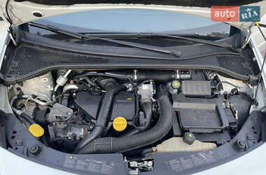 Хетчбек Renault Clio 2011 в 