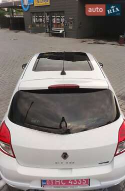 Хэтчбек Renault Clio 2011 в 