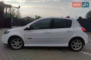 Хэтчбек Renault Clio 2011 в 