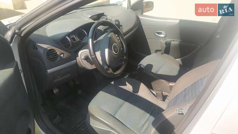 Хэтчбек Renault Clio 2008 в Полтаве фото 2 Хэтчбек Renault Clio 2008 в Полтаве