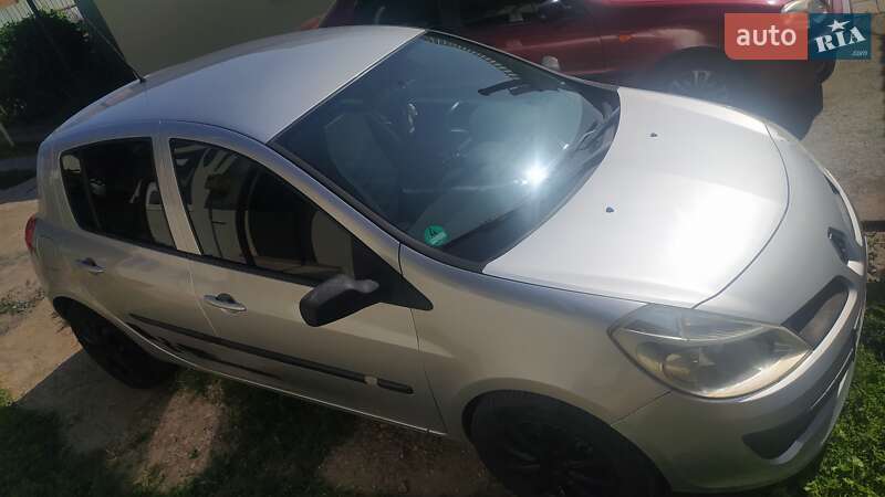 Хэтчбек Renault Clio 2008 в Полтаве фото 3 Хэтчбек Renault Clio 2008 в Полтаве
