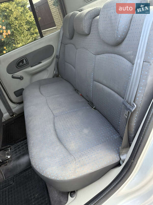 Седан Renault Clio 2005 в Косове