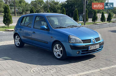 Хэтчбек Renault Clio 2001 в 