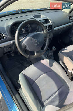 Хэтчбек Renault Clio 2001 в 