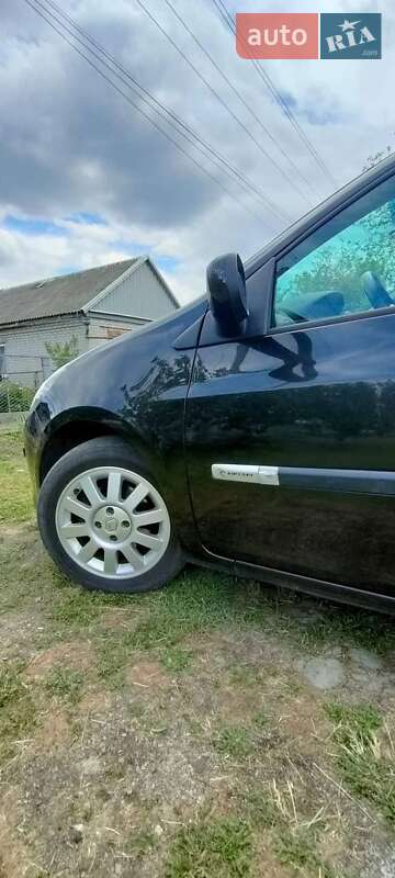 Хэтчбек Renault Clio 2008 в Синельниково