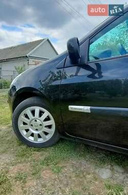 Хэтчбек Renault Clio 2008 в 