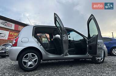 Хэтчбек Renault Clio 2010 в 