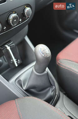 Хэтчбек Renault Clio 2014 в 