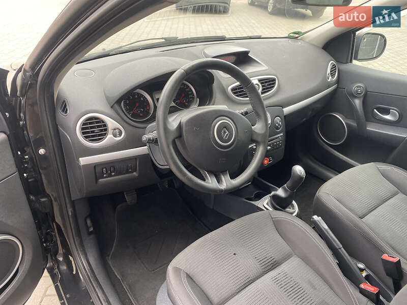 Универсал Renault Clio 2010 в Дубно