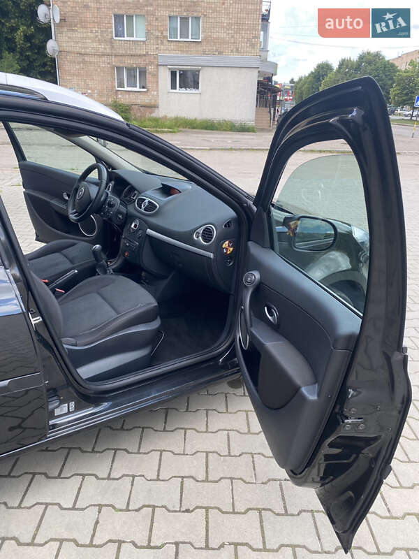 Универсал Renault Clio 2010 в Дубно