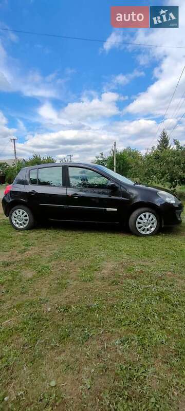 Хэтчбек Renault Clio 2008 в Синельниково