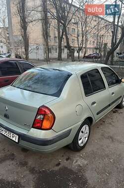 Хэтчбек Renault Clio 2002 в 