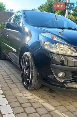 Хэтчбек Renault Clio 2008 в 