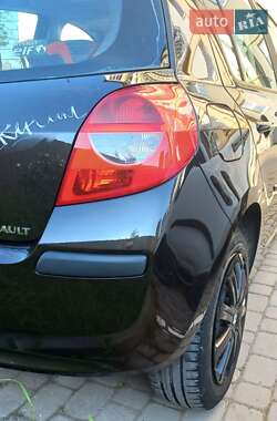 Хэтчбек Renault Clio 2008 в 