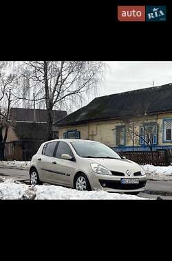 Хэтчбек Renault Clio 2007 в Сновске