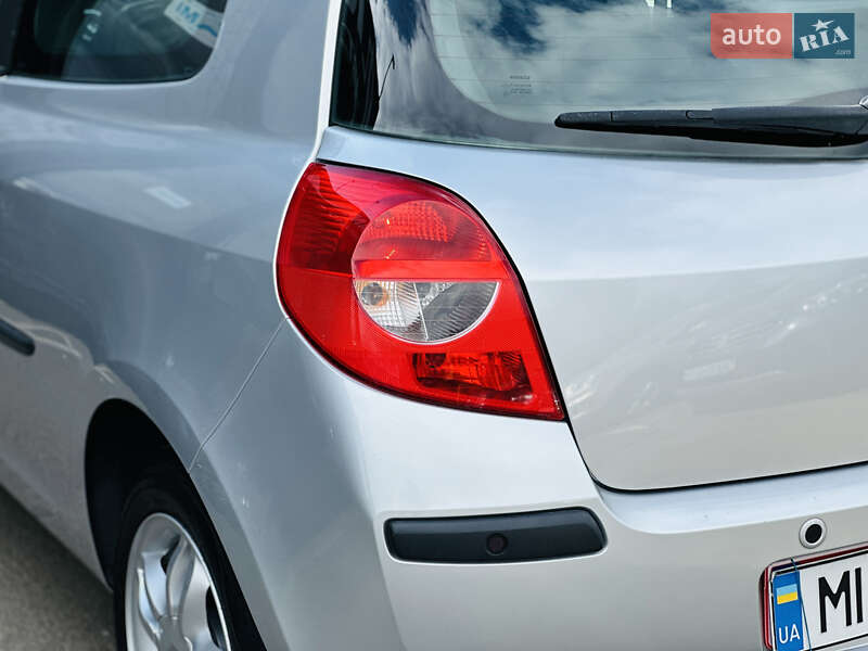 Хэтчбек Renault Clio 2006 в Харькове
