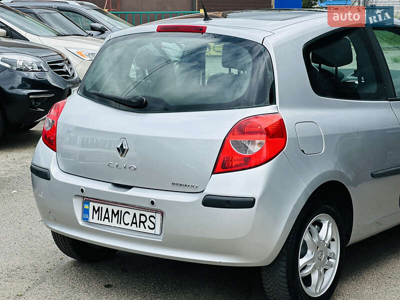 Хэтчбек Renault Clio 2006 в Харькове
