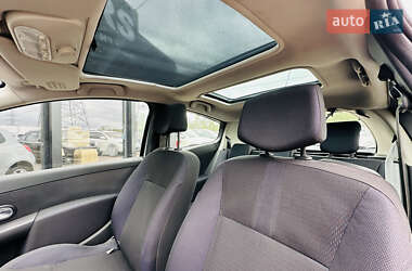 Хэтчбек Renault Clio 2006 в 