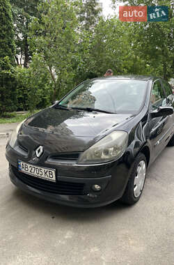 Хэтчбек Renault Clio 2006 в Виннице