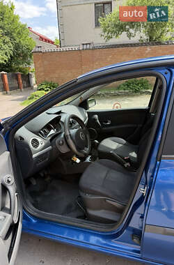 Хэтчбек Renault Clio 2008 в 