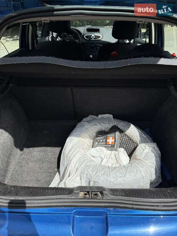 Хэтчбек Renault Clio 2008 в Львове