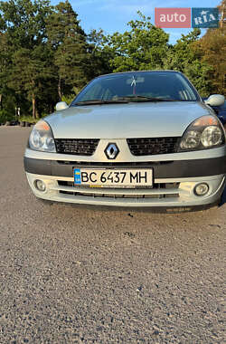 Хэтчбек Renault Clio 2002 в 