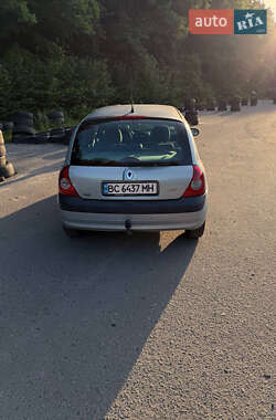 Хэтчбек Renault Clio 2002 в 