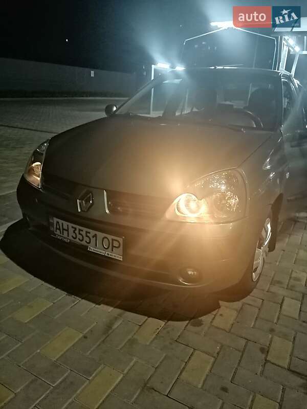 Седан Renault Clio 2005 в Кривому Розі