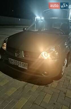 Седан Renault Clio 2005 в 